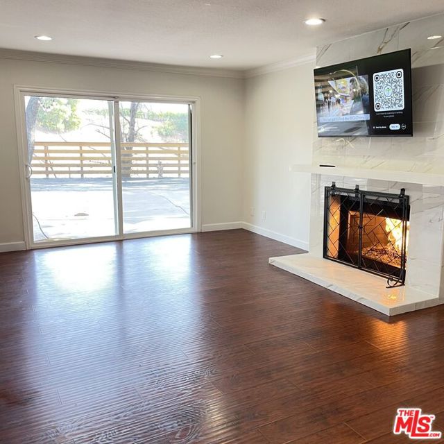 11158 Newcastle Avenue, Granada Hills CA: https://media.crmls.org/mediaz/9ed7b0d3-bd05-4ca3-b96c-03901462b761.jpg