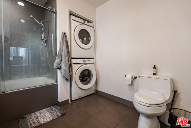 1234 Wilshire Boulevard, Los Angeles CA: https://media.crmls.org/mediaz/9ed7c214-5d3a-4fec-8c5c-1badd8369f85.jpg