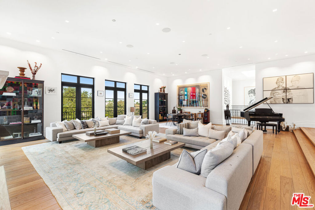 3160 Coldwater Canyon AvenueStudio City img 5