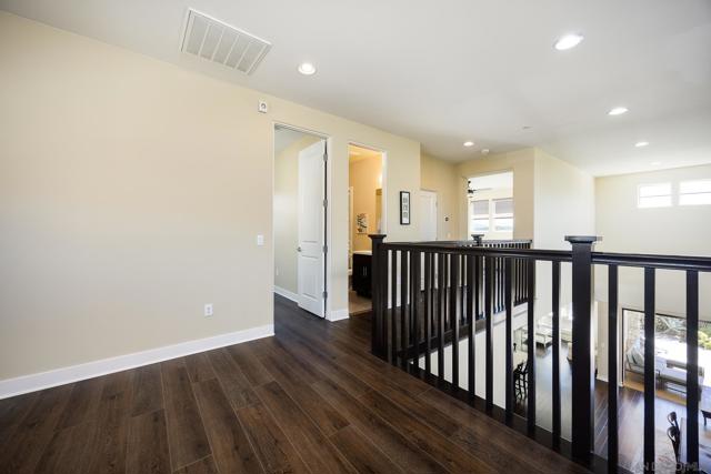 7152 Sitio Corazon, Carlsbad CA: https://media.crmls.org/mediaz/9ed91476-06b9-454d-8515-7dc6eee8a11a.jpg