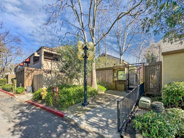 443 Alberto Way, Los Gatos CA: https://media.crmls.org/mediaz/9ed95870-4543-42db-88d1-fec15520a58b.jpg
