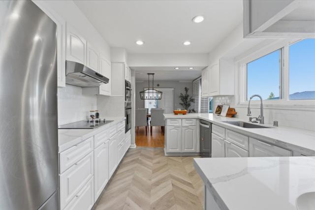 111 Wellesley, Redwood City CA: https://media.crmls.org/mediaz/9ed9f7df-f3ad-4cb6-a924-1035d8967958.jpg