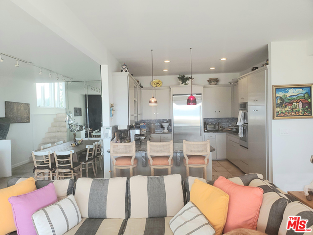 Dining Kitchen fr TV rm