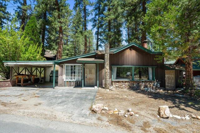 39148 Rim Of The World Drive, Fawnskin CA: https://media.crmls.org/mediaz/9eda42ac-cfc8-473c-8189-ce741b3d93de.jpg
