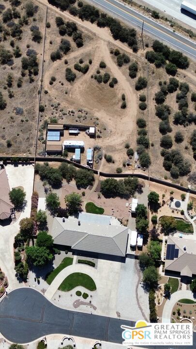 6950 Oak View Court, Oak Hills CA: https://media.crmls.org/mediaz/9eda6e99-ea5f-4de1-bd01-fddbfab1b5b8.jpg