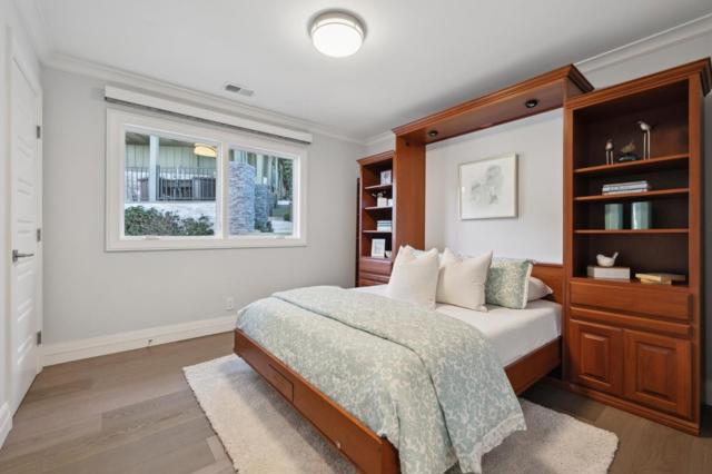 560 California Way, Woodside CA: https://media.crmls.org/mediaz/9eda9cdf-76e5-4be3-913d-e004e8d3ec8c.jpg