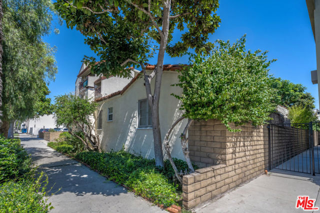 1427 Euclid Street, Santa Monica, California 90404, ,Multi-Family,For Sale,Euclid,24394821