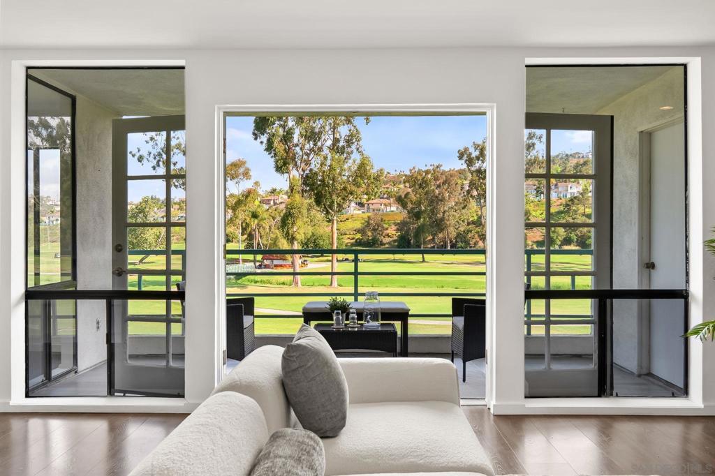 2556 Navarra Drive - photo 8
