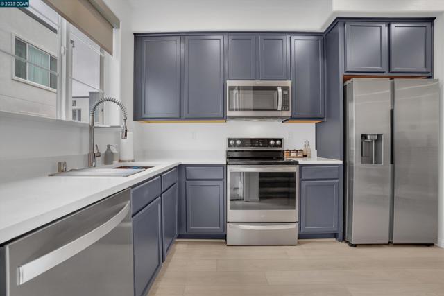2816 Cathwood Lane, Alameda CA: https://media.crmls.org/mediaz/9edb38f4-5048-465d-b25d-d8b25600b1ac.jpg