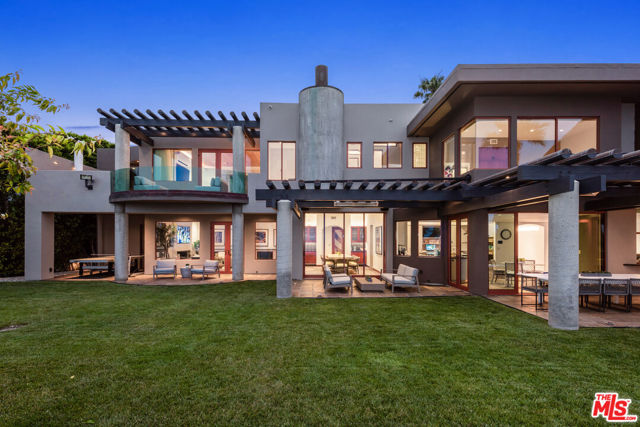 26720 Via Linda Street, Malibu CA: https://media.crmls.org/mediaz/9edc9f8a-fbaf-4da1-a3aa-966f343499d8.jpg