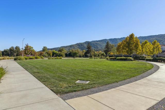 2521 Apricot Way, Gilroy CA: https://media.crmls.org/mediaz/9eddacbc-e413-40f2-b7fc-1808dd0dfd32.jpg