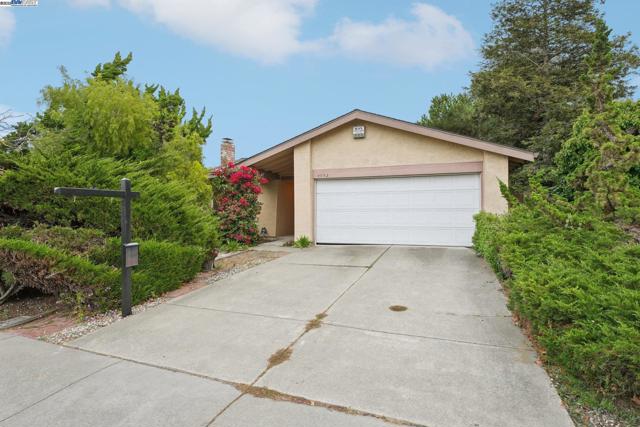 4942 Rocklin Dr, Union City CA: https://media.crmls.org/mediaz/9ede42e8-63d4-4386-b852-12b0bbeee71b.jpg