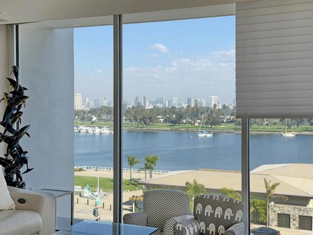 Detail Gallery Image 12 of 35 For 1810 Avenida Del Mundo #503,  Coronado,  CA 92118 - 3 Beds | 3 Baths