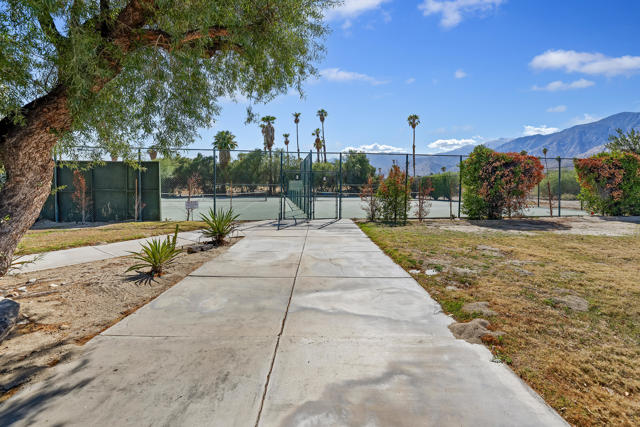 2134 S Sunshine Circle, Palm Springs, CA 92264