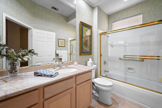 78467 Sterling Lane, Palm Desert CA: https://media.crmls.org/mediaz/9edf85a4-ab3b-4826-9455-6759a5868b9f.jpg