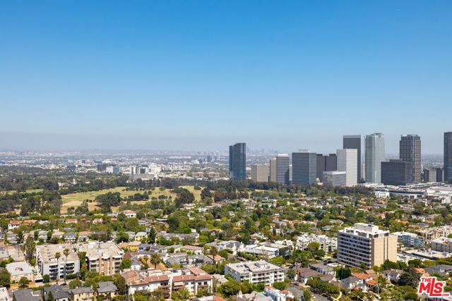 10490 Wilshire Boulevard, Los Angeles CA: https://media.crmls.org/mediaz/9edf9928-75d7-4575-aec5-384f98eafbd8.jpg