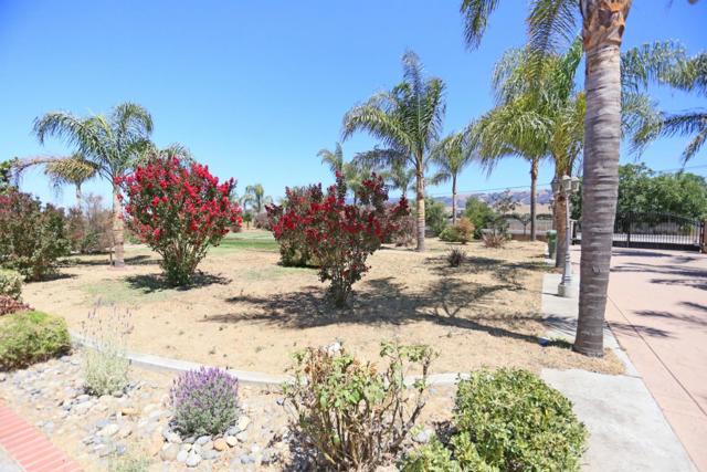 2736 Ferguson Road, Gilroy CA: https://media.crmls.org/mediaz/9edfa60b-bec8-4025-a3ec-6e266ea1fe77.jpg