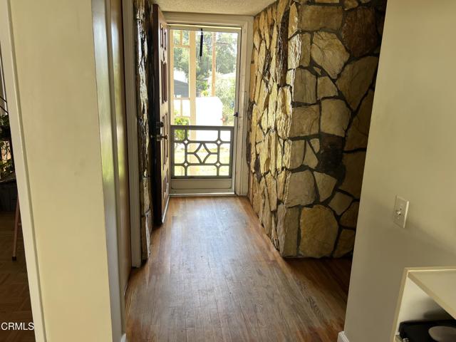 Detail Gallery Image 6 of 10 For 4156 Aralia Rd, Altadena,  CA 91001 - 3 Beds | 1/1 Baths
