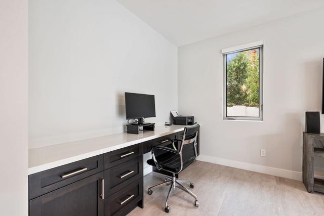 76305 Shoshone Drive, Indian Wells CA: https://media.crmls.org/mediaz/9ee043fd-db6a-4dbd-bcb2-cbb9f306123c.jpg