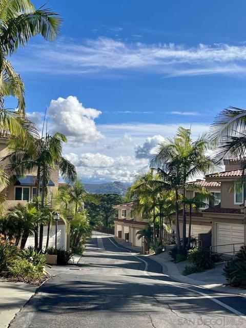 24345 Vista Point Ln, Dana Point CA: https://media.crmls.org/mediaz/9ee1476b-77d7-4501-904b-248f86b4da6c.jpg