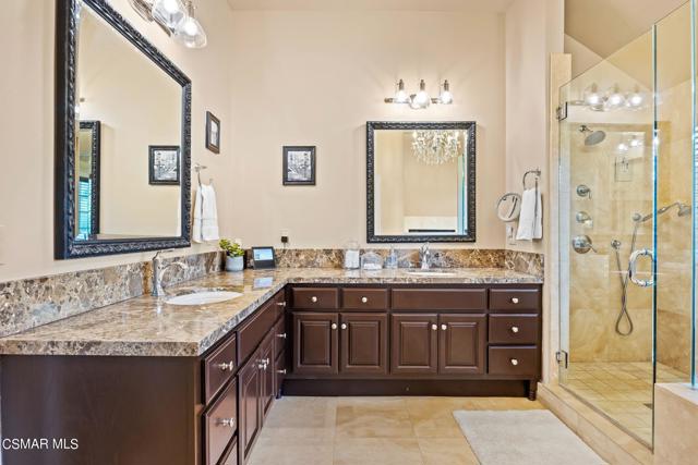 33-web-or-mls-Upmarketmedia_457Loo-27