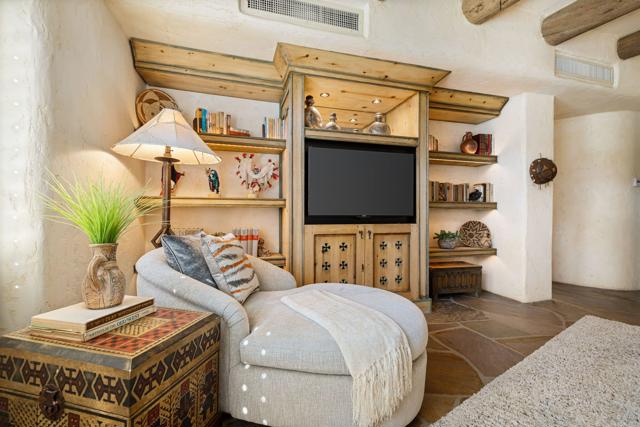 475 S Via Las Palmas, Palm Springs CA: https://media.crmls.org/mediaz/9ee1f60a-a4bb-4e2c-bde1-c718c9466df5.jpg