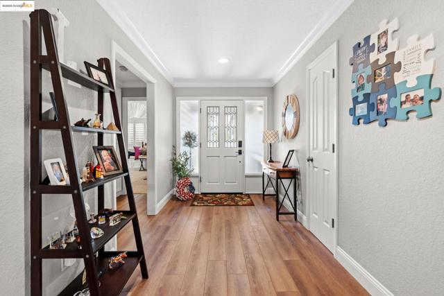 5521 Lanai Ct, Discovery Bay CA: https://media.crmls.org/mediaz/9ee26f57-dc31-4750-ae55-cc5b37ed43e6.jpg