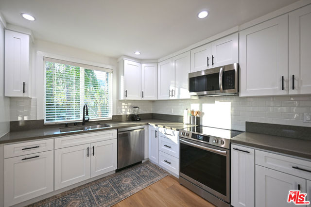 9210 Ventura Way photo 5
