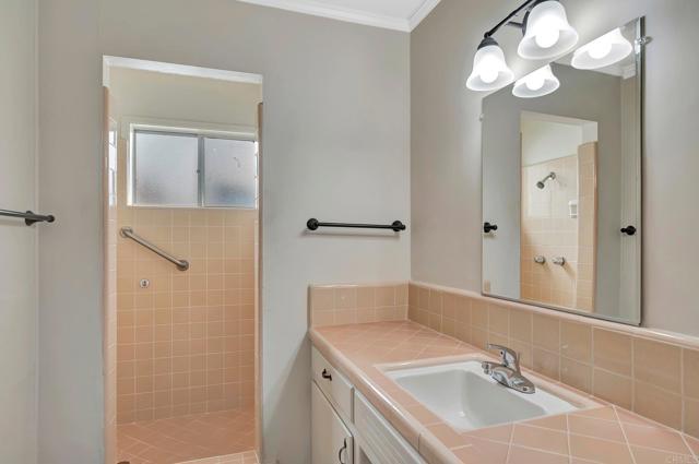 834 Oaklawn Ave A&B, Chula Vista CA: https://media.crmls.org/mediaz/9ee38afe-05a7-4165-904b-5b6bba0cc469.jpg