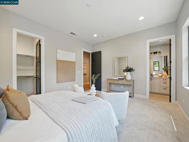 180 Castle Hill Ranch, Walnut Creek CA: https://media.crmls.org/mediaz/9ee45e2c-eeae-46c8-8d75-3ac87f1a19f2.jpg