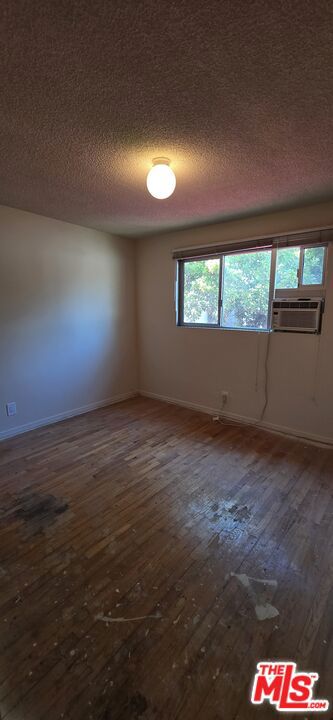 1433 N Martel Avenue, Los Angeles CA: https://media.crmls.org/mediaz/9ee49b5f-8ccc-4d0f-b39d-5f57bdee5fd4.jpg