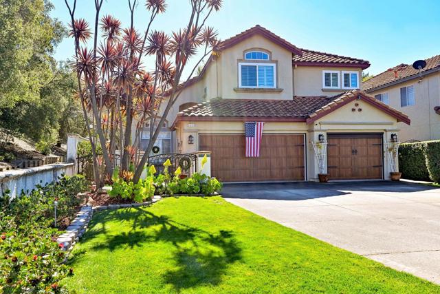 5233 Boulder Ct, Concord CA: https://media.crmls.org/mediaz/9ee4ca90-38cd-4bb2-b989-2995bbcdf03b.jpg