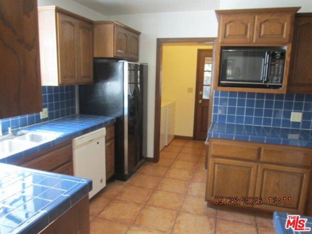 6929 Burnet Avenue photo 6