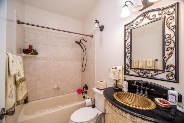74042 Catalina Way, Palm Desert CA: https://media.crmls.org/mediaz/9ee56850-8d43-4f93-8c9b-d5b36e15fad6.jpg