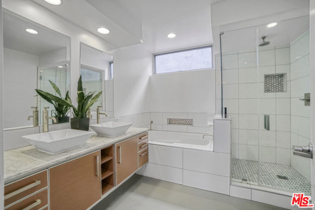 1220 N Orange Grove Avenue, West Hollywood CA: https://media.crmls.org/mediaz/9ee5b785-c4a7-47a2-877b-03fb7cefc8c4.jpg