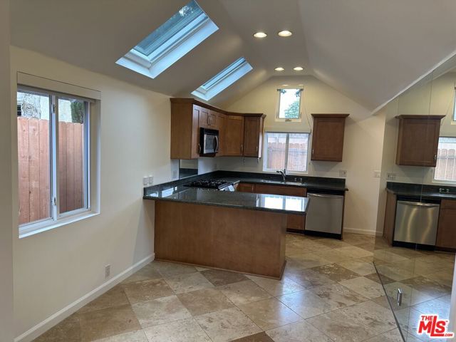2454 Penmar, Venice CA: https://media.crmls.org/mediaz/9ee60e54-9ea2-4f1b-9205-54d10efb2487.jpg