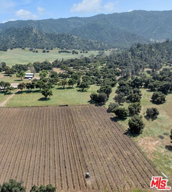 770 Limekiln Road, Hollister CA: https://media.crmls.org/mediaz/9ee82277-8416-4281-88b6-0f172322c5e2.jpg
