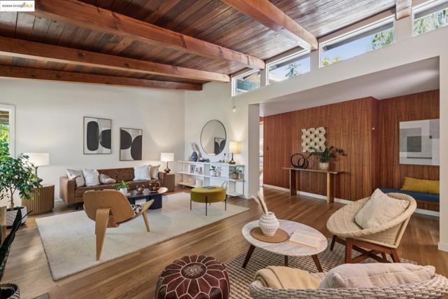 39 Norwood Ave, Kensington CA: https://media.crmls.org/mediaz/9ee84606-d6b0-4c7e-8376-30eea707852b.jpg