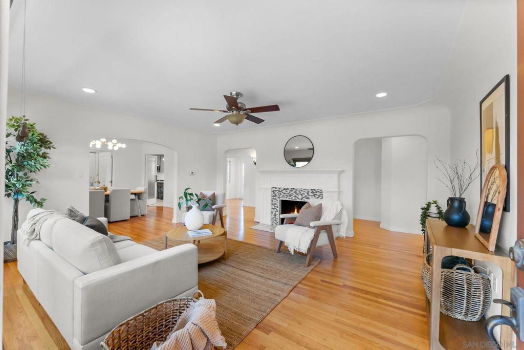 4391 Middlesex Drive - photo 5