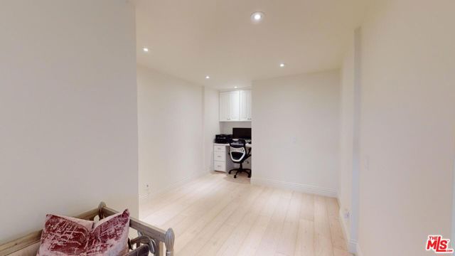 10120 Empyrean Way, Los Angeles CA: https://media.crmls.org/mediaz/9ee8d0d0-6933-408c-ba03-f1631178f4bc.jpg