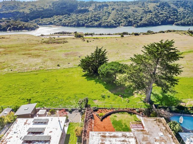 1760 Lexington Avenue, San Mateo CA: https://media.crmls.org/mediaz/9ee8f434-c227-456f-b1d2-9d7b693d08cd.jpg