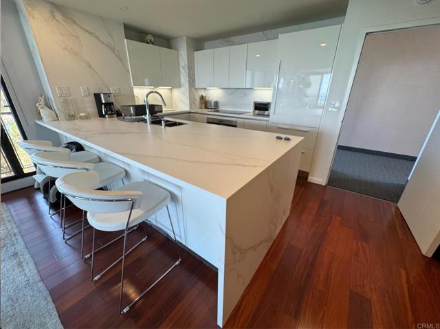 2500 Torrey Pines Road, La Jolla CA: https://media.crmls.org/mediaz/9ee8f531-a068-404f-8820-002ae989ade9.jpg