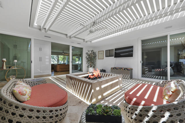 49845 Lago Drive, La Quinta CA: https://media.crmls.org/mediaz/9ee98dee-33af-4de4-835d-e1b6c153ef17.jpg