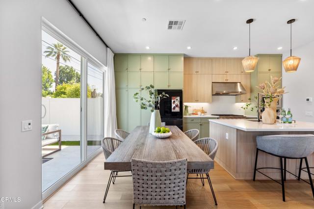 34 Miren Place, Arcadia CA: https://media.crmls.org/mediaz/9ee990b3-a2f8-4d72-91d8-39478d1df079.jpg