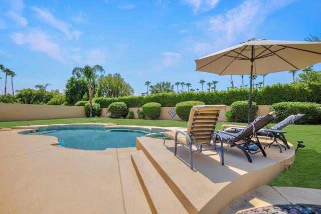 39795 Regency Way, Palm Desert CA: https://media.crmls.org/mediaz/9eea5b99-3910-45e5-8c51-031b9109f2e6.jpg