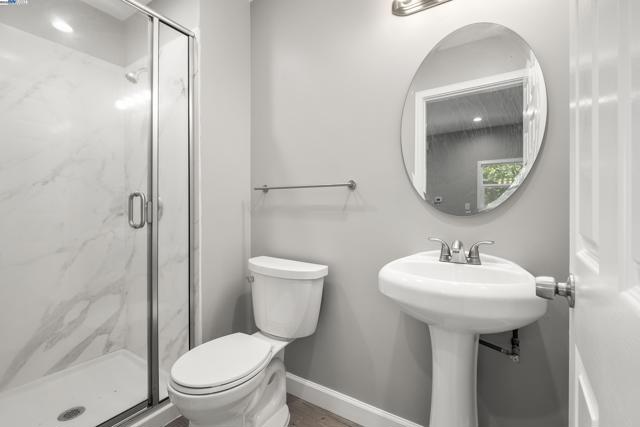 193 W Macarthur Blvd, Oakland CA: https://media.crmls.org/mediaz/9eeb2615-eedf-4b4f-8204-559260171eff.jpg