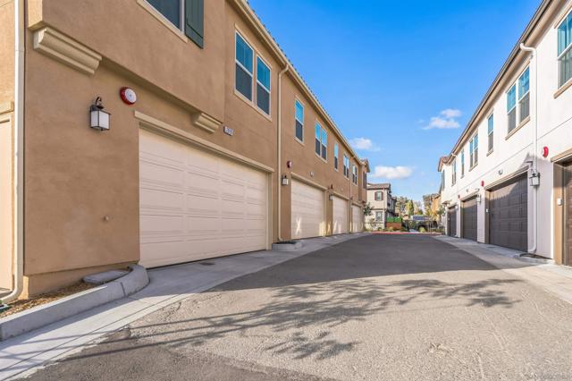 2018 Barite St, Spring Valley CA: https://media.crmls.org/mediaz/9eeb63f4-c866-4bce-8f7b-42f8542ee04c.jpg