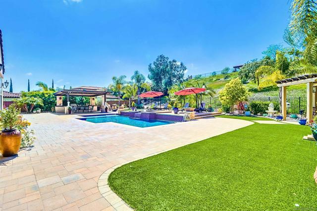 466 Agua Vista Dr, Chula Vista CA: https://media.crmls.org/mediaz/9eeb6b3b-9225-4a23-911d-061ef27cf452.jpg