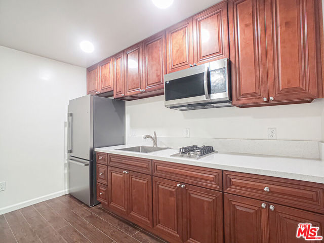 453 N Kingsley Drive, Los Angeles CA: https://media.crmls.org/mediaz/9eeb97b3-06ab-4b89-b48f-752133e55319.jpg
