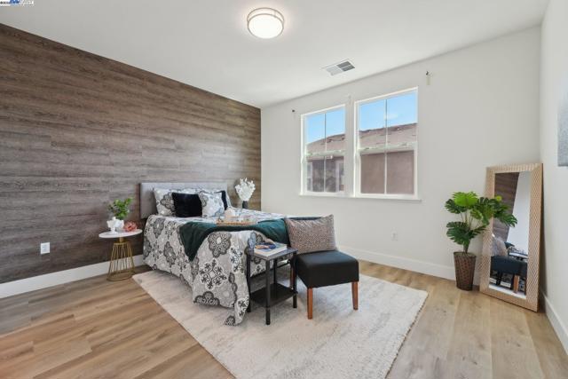 5743 Oceanspray Rd, Newark CA: https://media.crmls.org/mediaz/9eebc522-5ed0-4e06-b4a9-a265f605b687.jpg